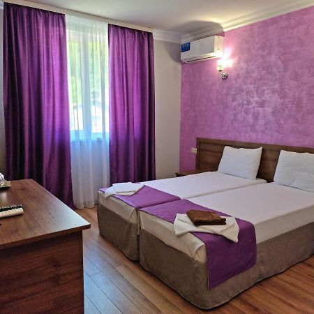 Nobi Guest House Gagra Exterior foto